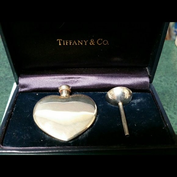100% Authentic Sterling Tiffany & Co Decanter - Picture 1 of 2