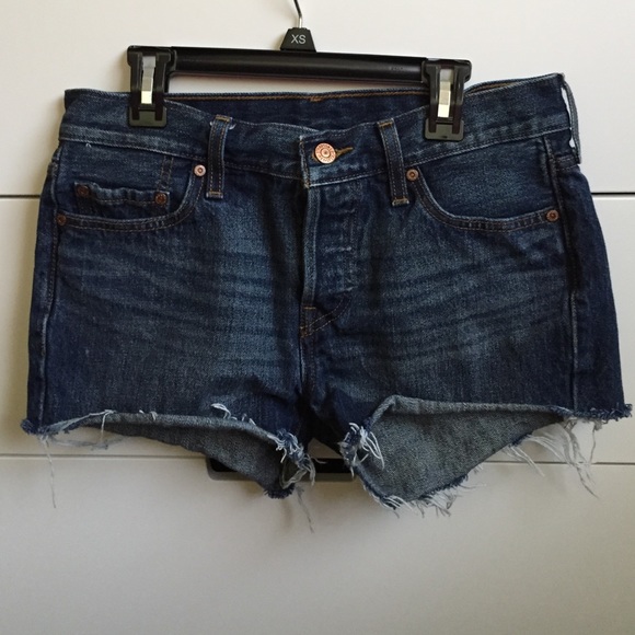 Levi's high waisted shorts - Picture 1 of 1