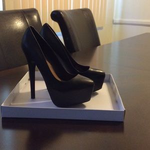 Steve Madden Dejavu Black leather pumps