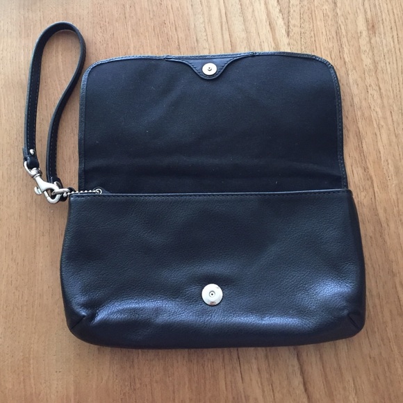 Coach Wristlet - Picture 3 of 4