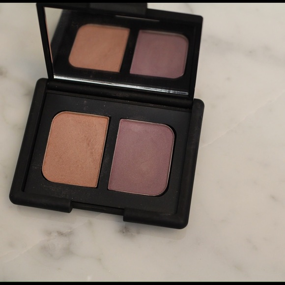 NARS Charade. Lovely purple and mauve eyeshadows - Picture 1 of 3