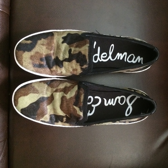 Sam Edelman camo calf hair slip ons sz8