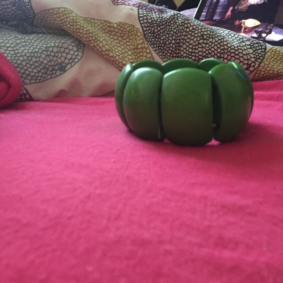 Plastic Green Elastic Bracelet