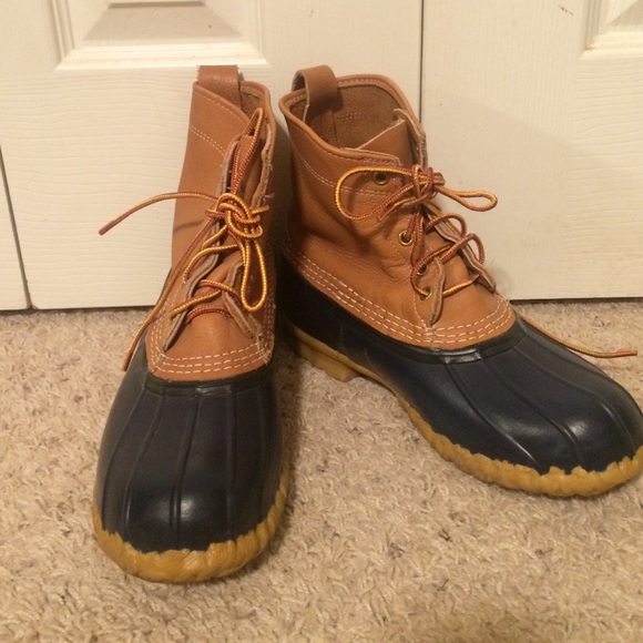 L.L. Bean Bean Boots 8" lace up navy & tan