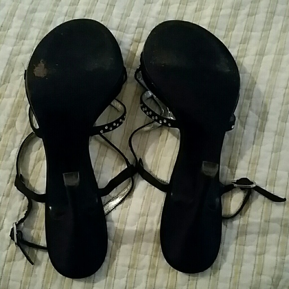 Black heels - Picture 2 of 4