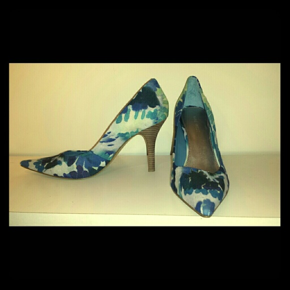 *Price reduction* Brand new, never worn heels