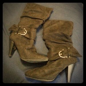 Black Apt. 9 boots with heel and buckle