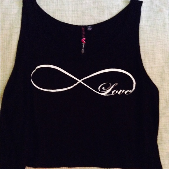 No sleeve shirt crop top