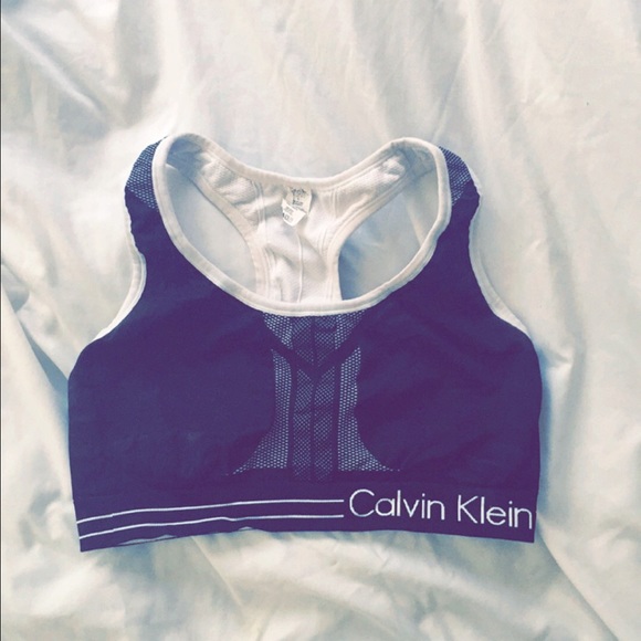 Sports bra