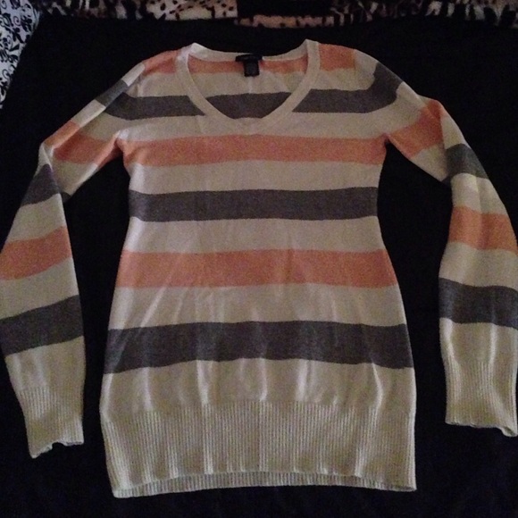 Rue 21 Sweater Shirt