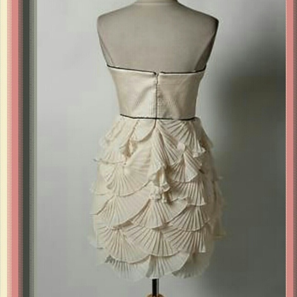 * FLASH SALE *** GORGEOUS * BCBG RUNWAY DRESS* - Picture 2 of 4