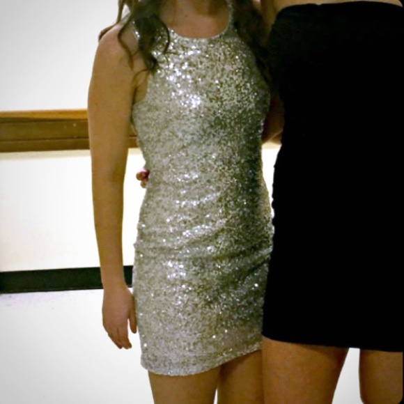 beautiful silvery sparkley dress!