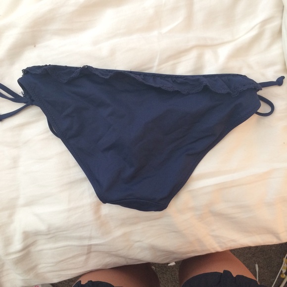 Abercrombie bikini bottoms - Picture 2 of 2
