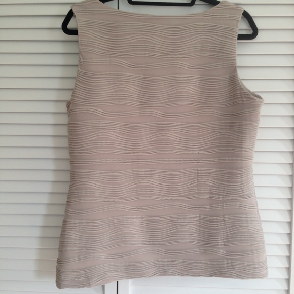 Dress shell - Picture 2 of 3