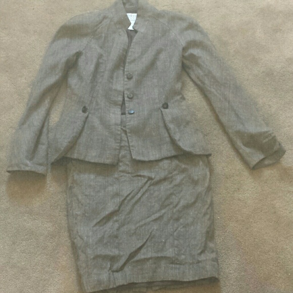 Perfect business suit (make offer)