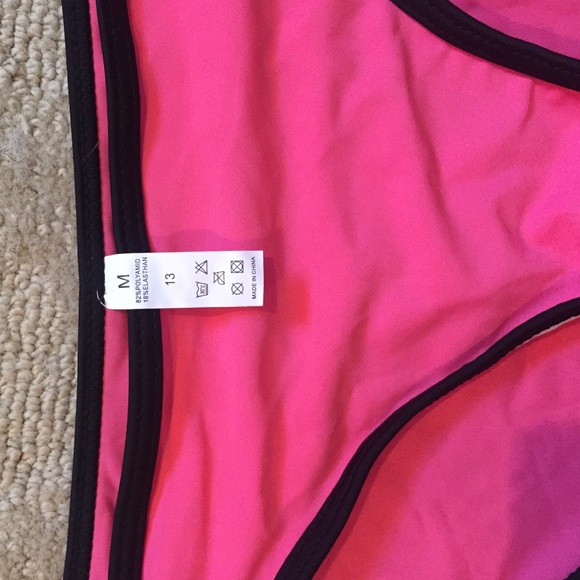 Pink triangle bikini - Picture 3 of 3