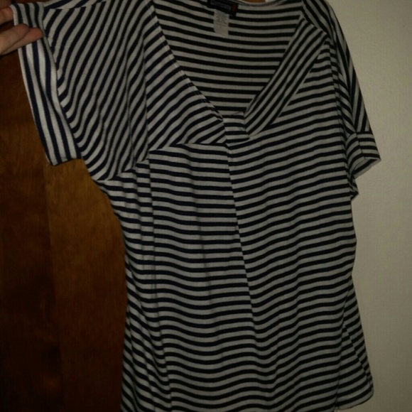 Plus sz 2 shirt - Picture 3 of 3