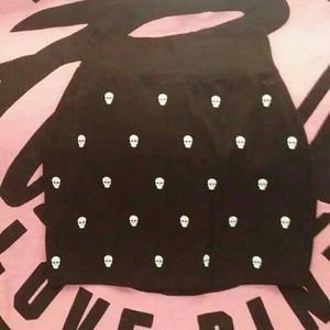 Nwt vs pink skull skirt