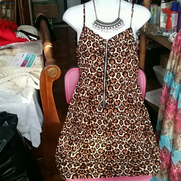 H&M Cheetah Leopard Print Zip Dress sz 6 Small :)