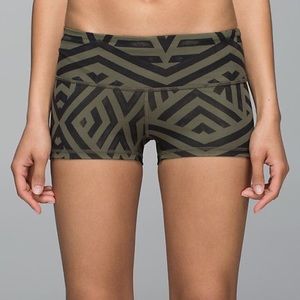 NWT lululemon boogie short sz 4