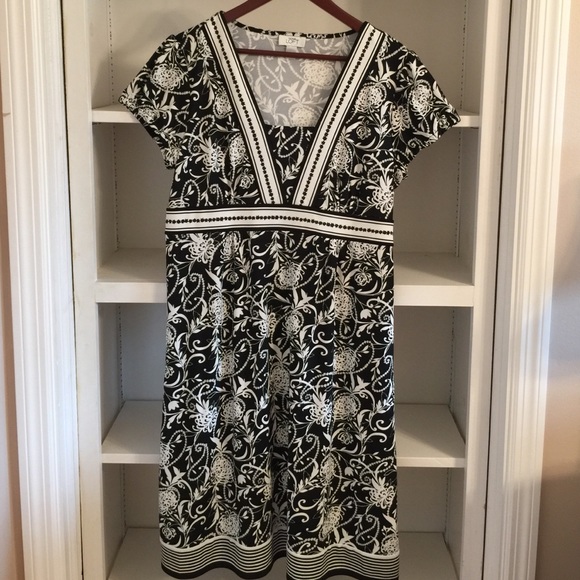 Black and white v-neck summer dress by Ann Taylor