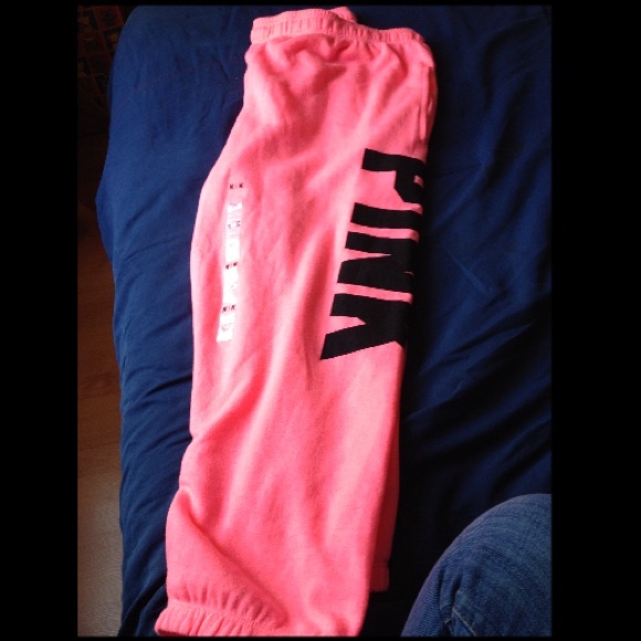 NWT Victoria Secret Pink Capri sweats