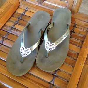 Army green wedge twisted heart flip flops