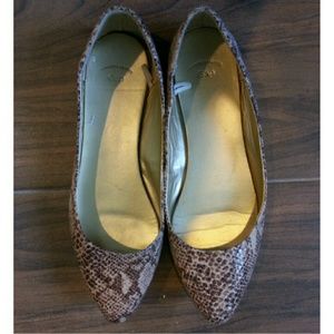 ☄FINAL DROP BEFORE DONATING☄Reptile Nude Flats