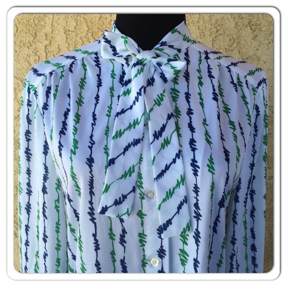 ✅SOLD IN BUNDLE -Vintage Long Sleeve Top