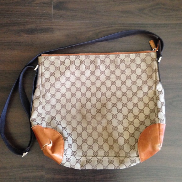 Vintage Gucci crossbody bag