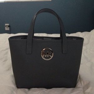 *~*~*~*Michael Kors Small Tote*~*~*|