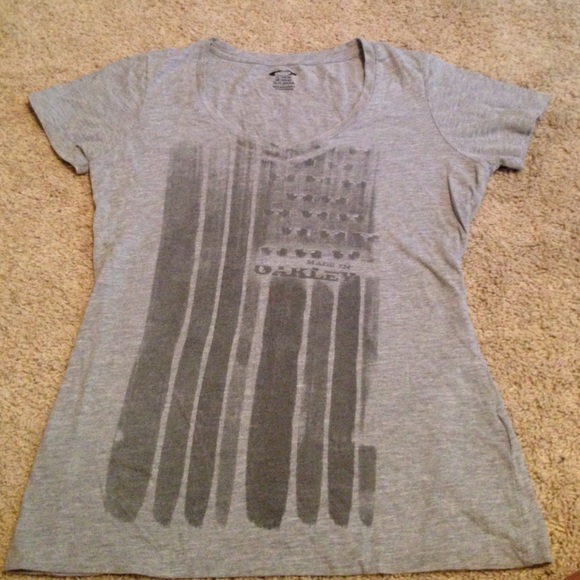 Oakley surfboard tshirt