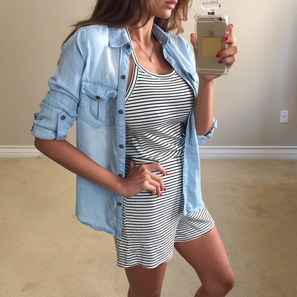 Tops - • SOLD • Soft Chambray Top L