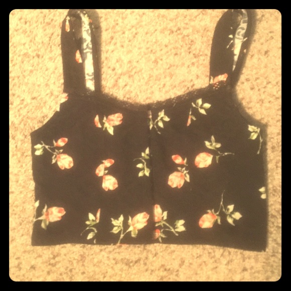 Kimchi Blue Crop Top Clasp Closure