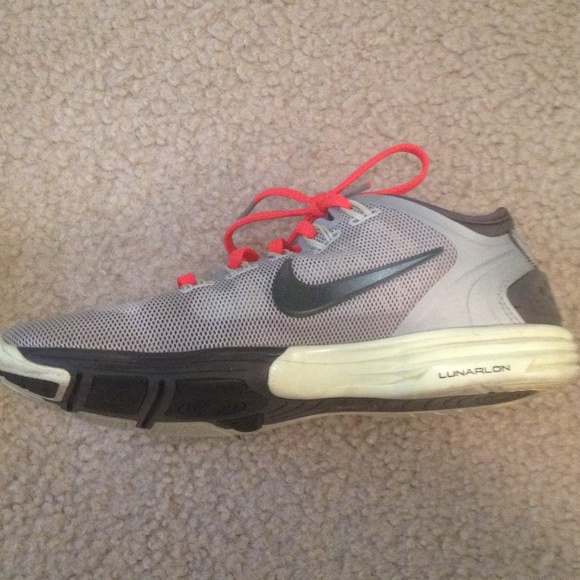 NIKE hyperworkouts - Picture 2 of 4