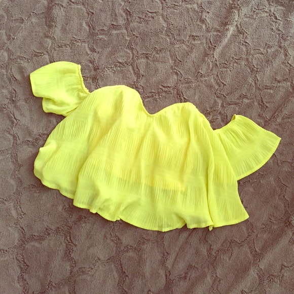 Neon Yellow crop top💛