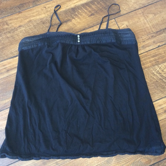 Bundle of 2 lace and embroidered Old Navy tanks - Picture 4 of 4