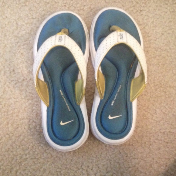 nike comfortable flip flops!