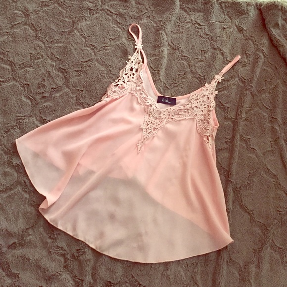 Light pink lace detailed tank 💕