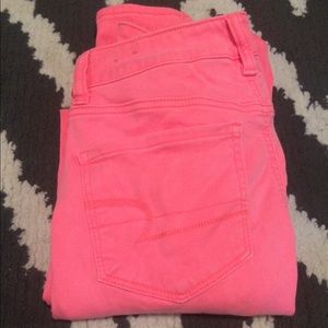 BRIGHT pink hi-rise jeggings 💟