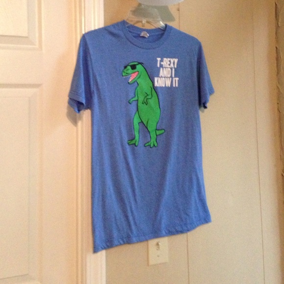 "T-rexy and I know it" tshirt. ⛄️🎉