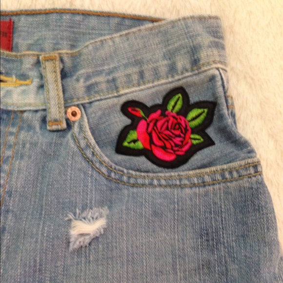 Levi cut off shorts - Picture 3 of 5