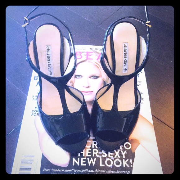 🎉Final Sale🎉Black patent leather heels, CD!