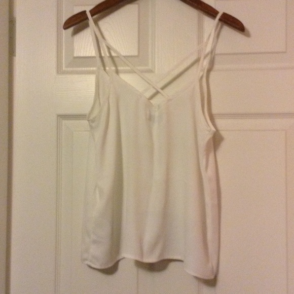 🚫Sold🚫Abercrombie & Fitch White Tank, Small. - Picture 2 of 3
