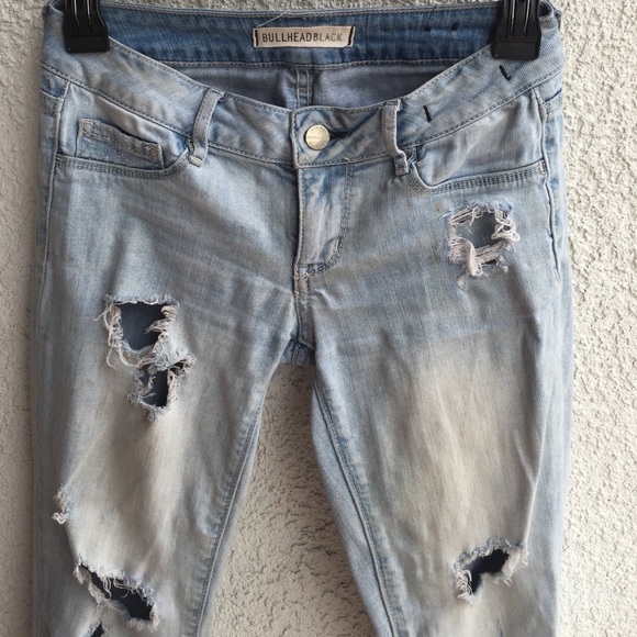 ❌SOLD❌FINAL PRICE Distressed denim - Picture 2 of 3