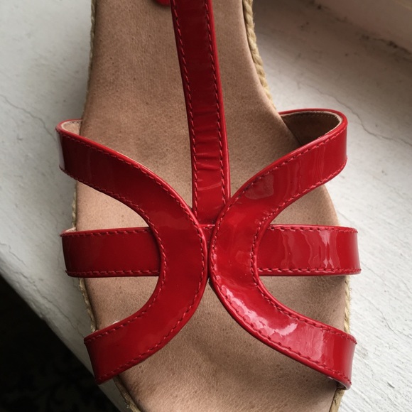 🏵🏵SOLD 🏵🏵 ⚡️André Assous red platform sandals - Picture 5 of 5