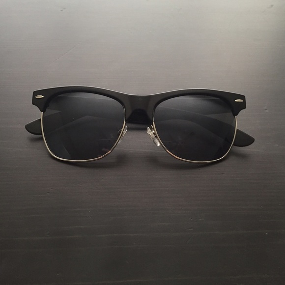Black sunglasses
