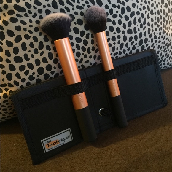 Real Techniques Brush Stand