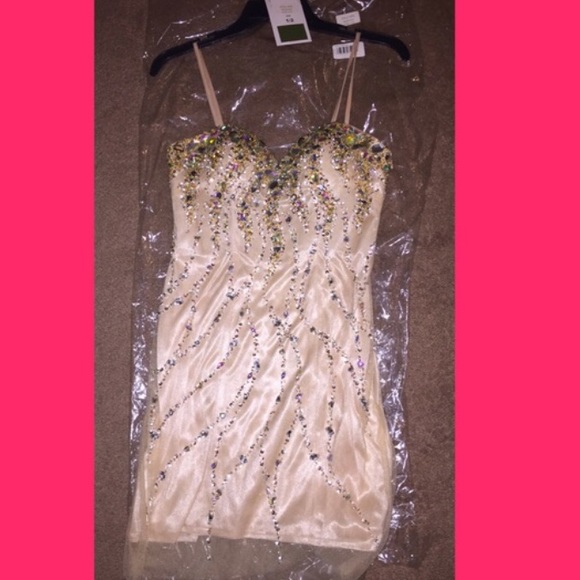 Like New Dave & Johnny Formal Dress - Picture 2 of 4