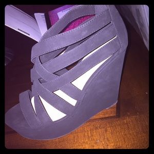 Black Strappy Wedges!!!